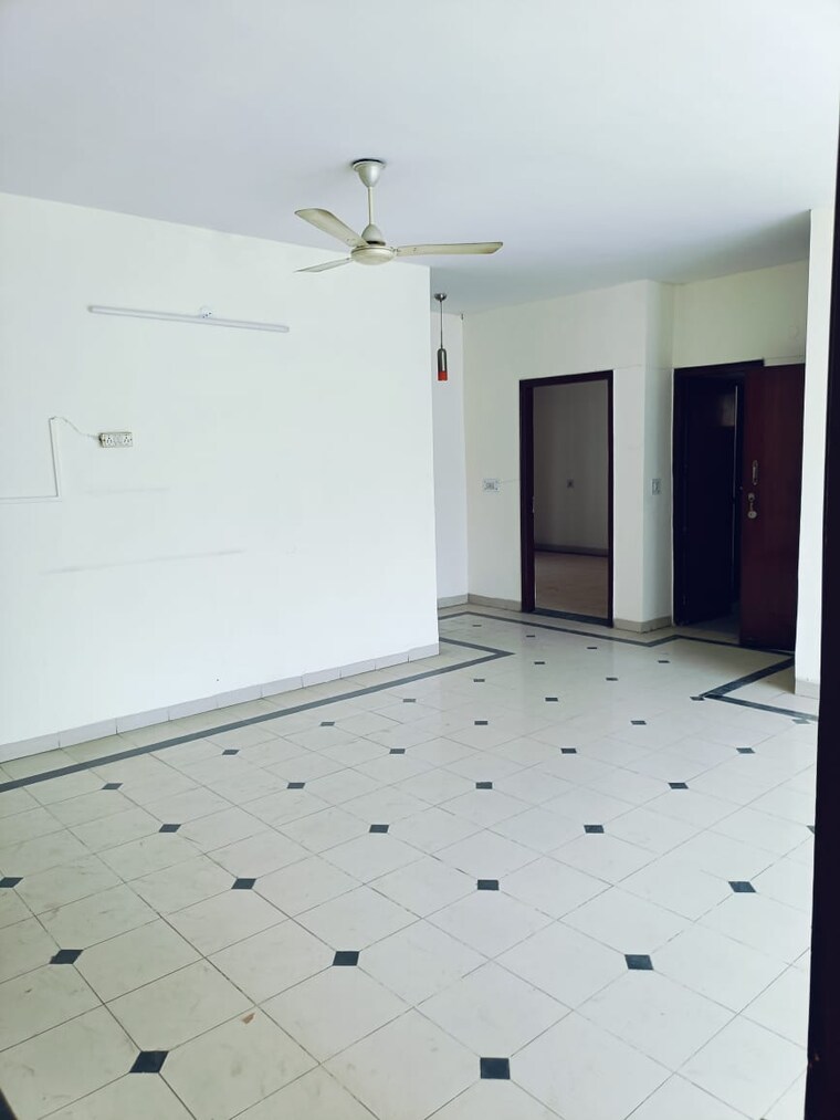 Room, ardee-city 3.5 Bedroom 1580 Sq.Ft. Builder Floor In Sector 52 Gurgaon 8898887