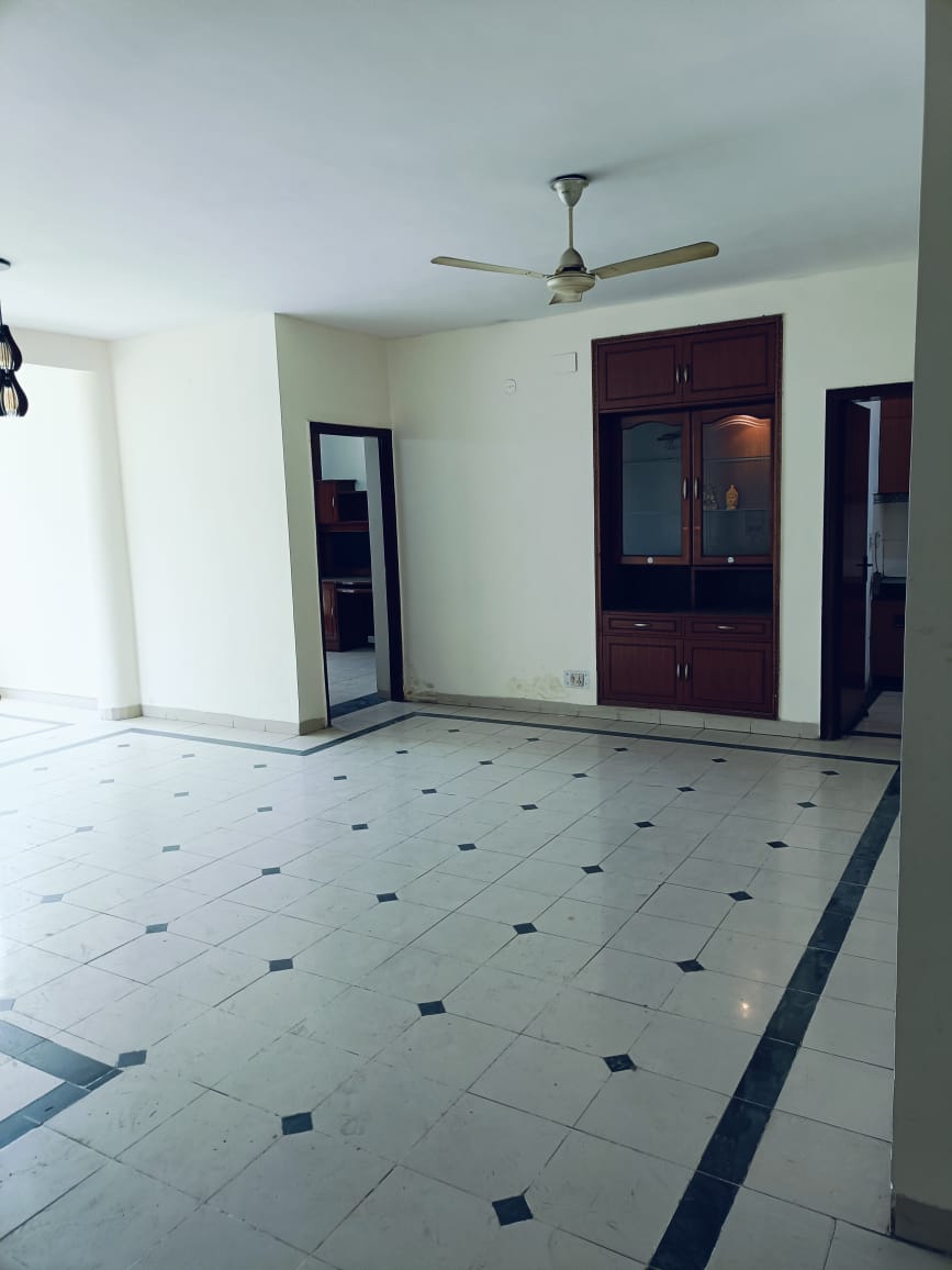 3.5 BHK + Servant Room Builder Floor For Sale in Ardee City