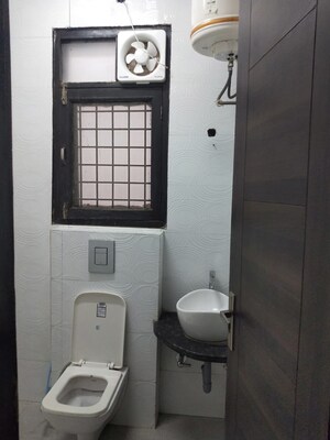 Bathroom in 4 BHK Builder Floor at Ardee City, Sector 52 – for Sale