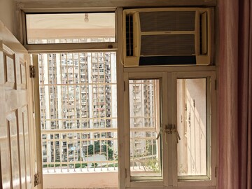 Room in 3 BHK Apartment at Tata Eureka Park, Sector 150 – for Rent
