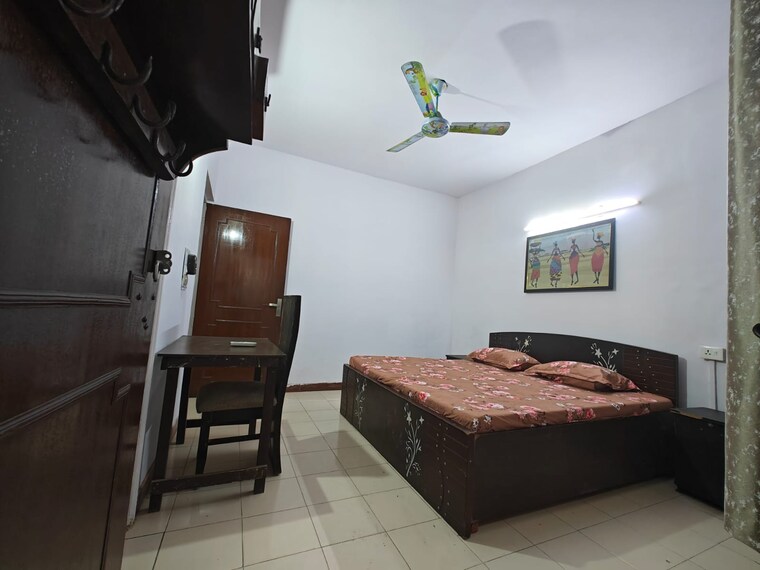 Living Room, ardee-city 4 Bedroom 1600 Sq.Ft. Builder Floor In Sector 52 Gurgaon 8898941