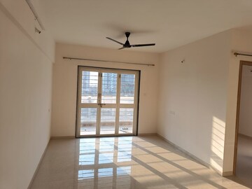 Room in 2 BHK Apartment at Kohinoor Viva City, Dhanori – for Sale