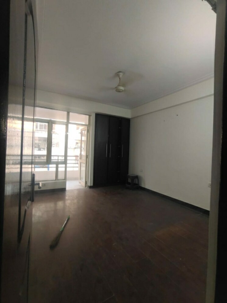 Bedroom, ramprastha-coral-heights 4 Bedroom 2200 Sq.Ft. Apartment In Ramprastha Greens Ghaziabad 8898982