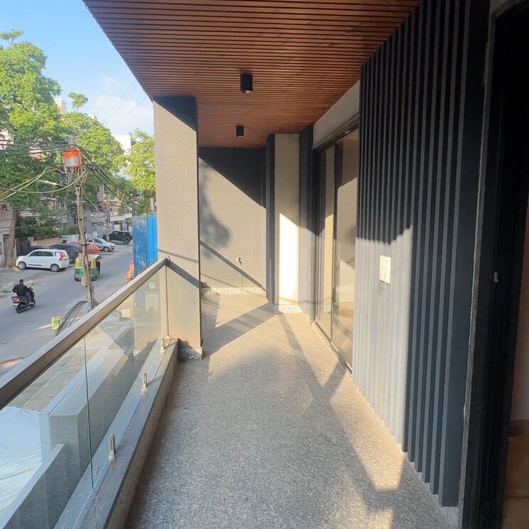 Balcony, new rajinder nagar 3.5 Bedroom 200 Sq.Yd. Builder Floor In New Rajinder Nagar Delhi 8898958
