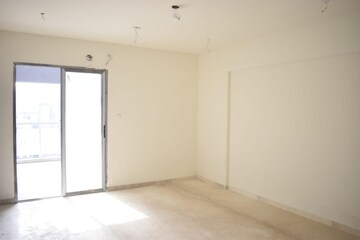 Room in 3.5 BHK Apartment at Goel Ganga Utopia, Bavdhan – for Sale