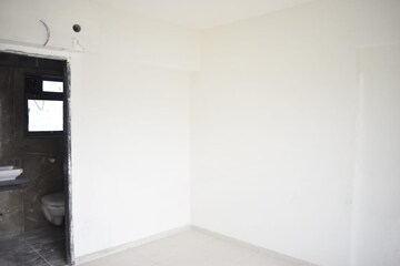 Room in 3.5 BHK Apartment at Goel Ganga Utopia, Bavdhan – for Sale