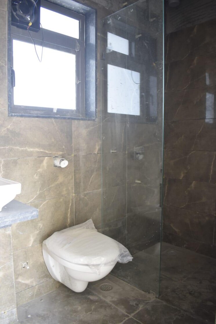 Bathroom, goel-ganga-utopia 3.5 Bedroom 2298 Sq.Ft. Apartment In Bavdhan Pune 8898961