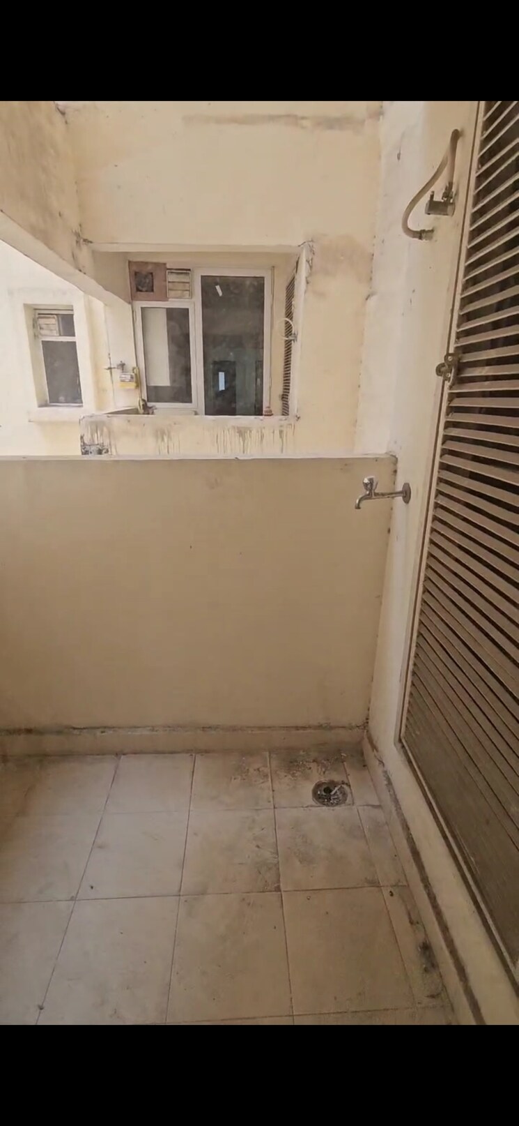 Bathroom, mahagun-mirabella 3 Bedroom 1805 Sq.Ft. Apartment In Sector 79 Noida 8899048