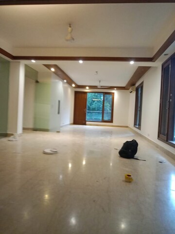 Room in 4 BHK Builder Floor at Maharani Bagh – for Rent