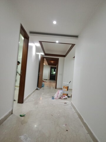 Building Lobby in 4 BHK Builder Floor at Maharani Bagh – for Rent