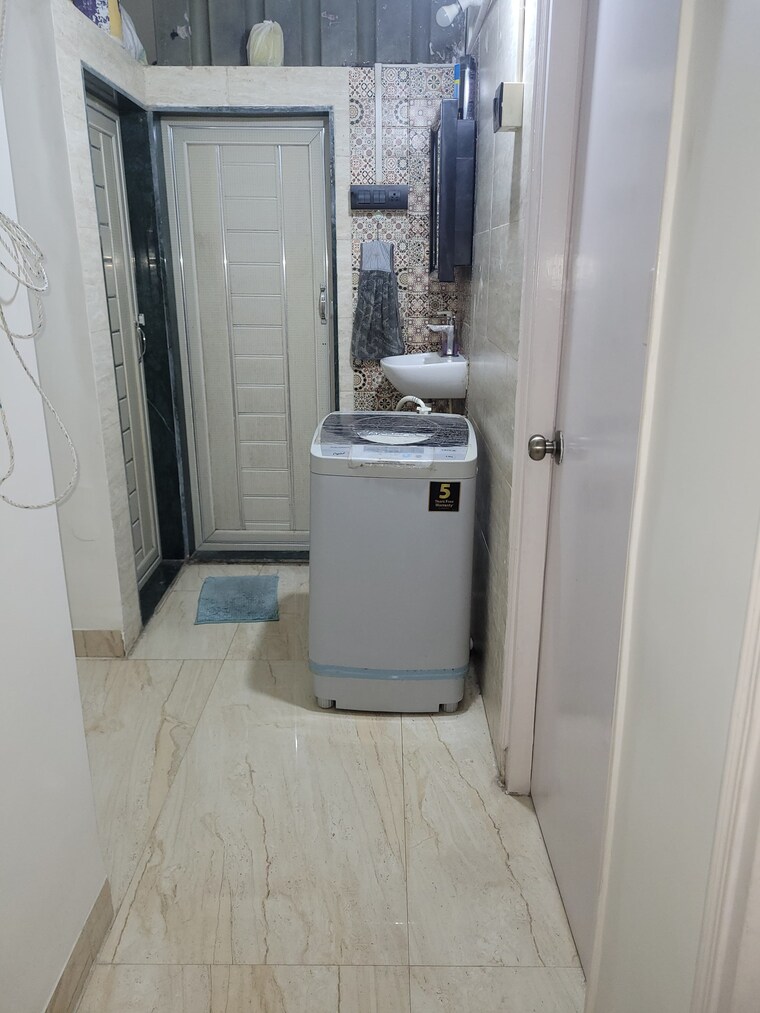 Bathroom, shrirang-chs 2 Bedroom 900 Sq.Ft. Apartment In Shrirang Society Thane 8899106