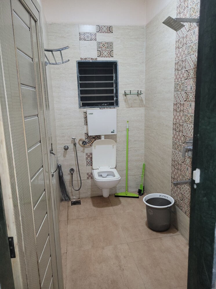 Bathroom, shrirang-chs 2 Bedroom 900 Sq.Ft. Apartment In Shrirang Society Thane 8899106