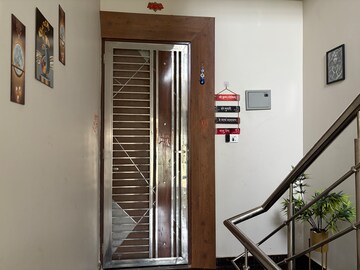 Furnished Amenities in 4 BHK Builder Floor at Swaran Jayanti Puram – for Sale