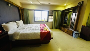 Bedroom in 3 BHK Apartment at Sterling Seaface, Worli – for Rent