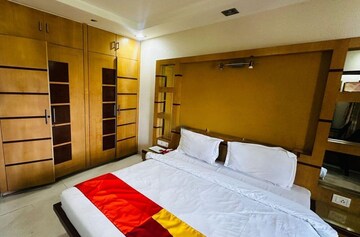Bedroom in 3 BHK Apartment at Sterling Seaface, Worli – for Rent