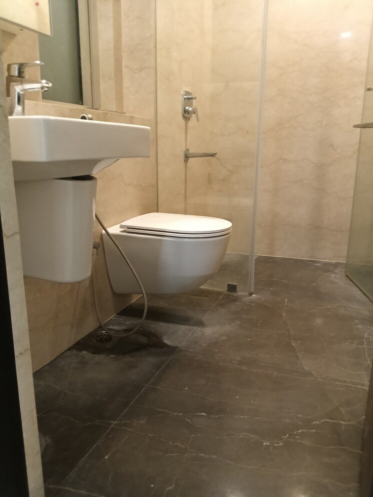 Bathroom, lodha-marquise 3 Bedroom 1347 Sq.Ft. Apartment In Worli Mumbai 8899128