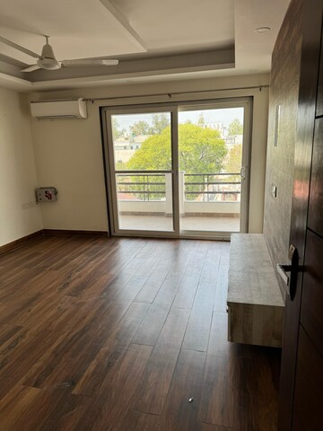 Room in 4 BHK Builder Floor at Palam Vihar – for Rent