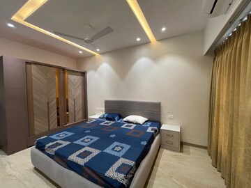 Bedroom in 3 BHK Apartment at Acropolis CHS, Vile Parle West – for Rent