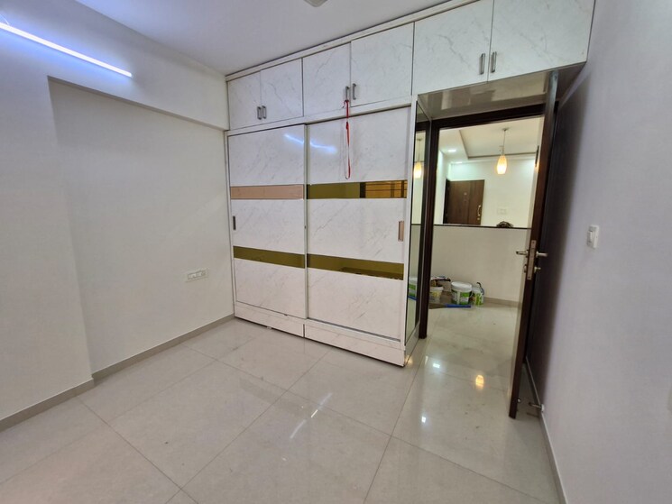 Room, omkar-chs-kurla-east 2 Bedroom 700 Sq.Ft. Apartment In Kurla East Mumbai 8899110