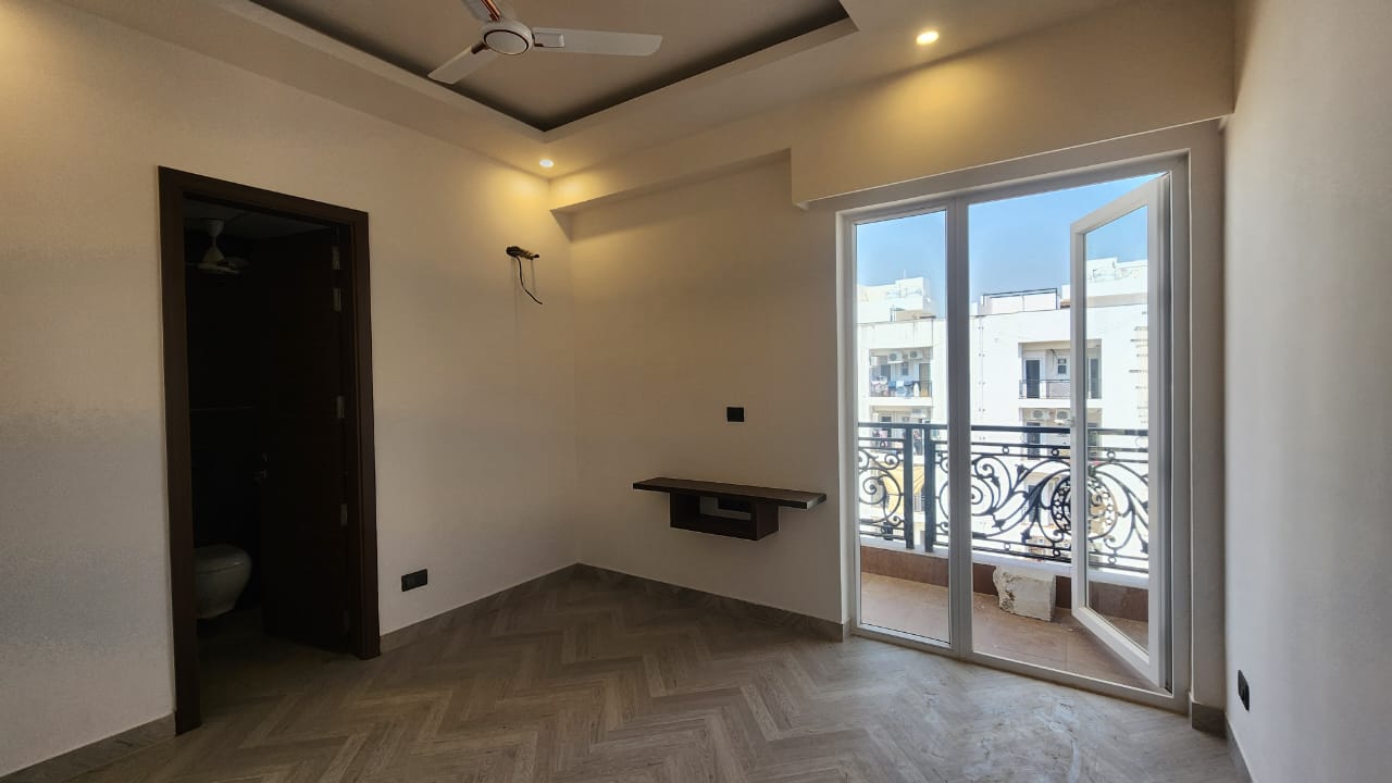 3.5 BHK + Servant Room 1700 Sq.Ft. Builder Floor in Anant Raj Ashok Estate