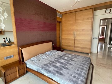 Bedroom in 5 BHK Apartment at Bayview Terraces, Prabhadevi – for Rent
