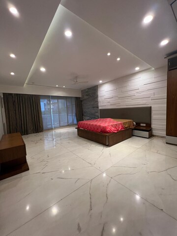 Bedroom in 4 BHK Apartment at Satra Signature, Vile Parle West – for Rent