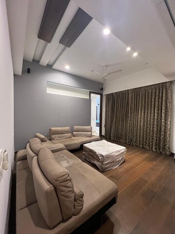 Living Room in 4 BHK Apartment at Satra Signature, Vile Parle West – for Rent