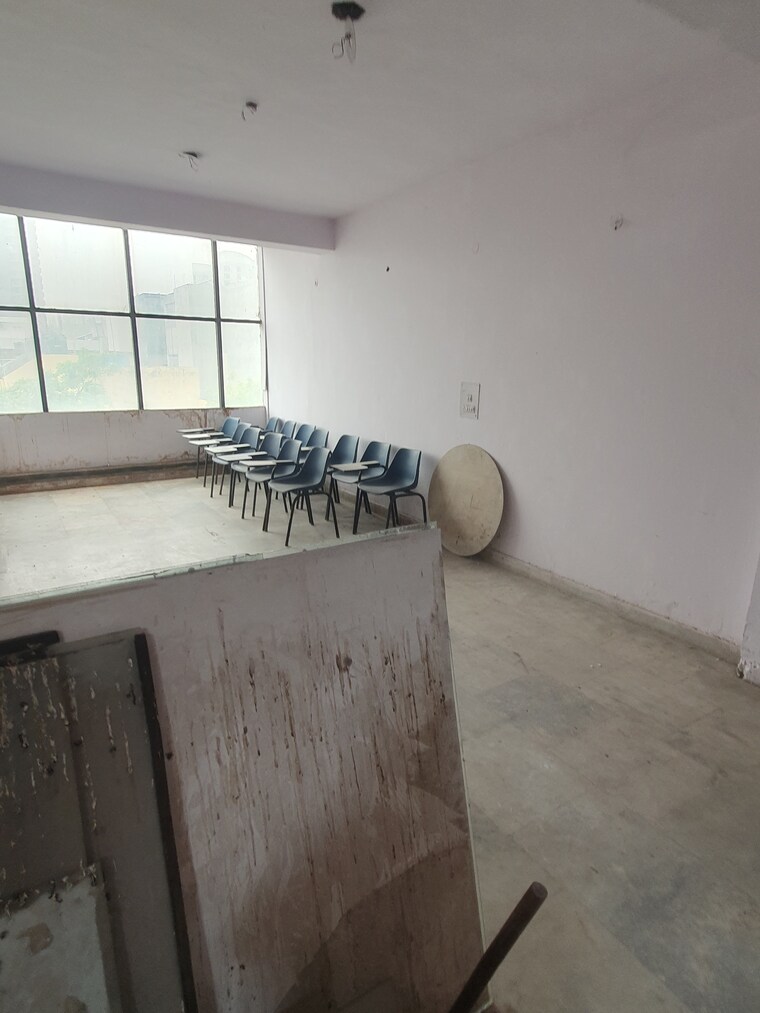 undefined, lucky-plaza Commercial Office Space in IT/SEZ 2780 Sq.Ft. In Vasundhara Sector 12 Ghaziabad 8899262