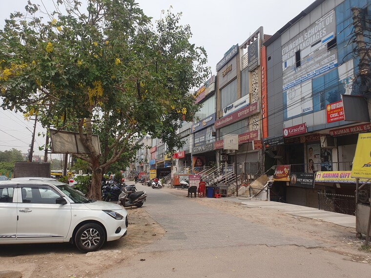 Exterior View, lucky-plaza Commercial Office Space in IT/SEZ 2780 Sq.Ft. In Vasundhara Sector 12 Ghaziabad 8899262