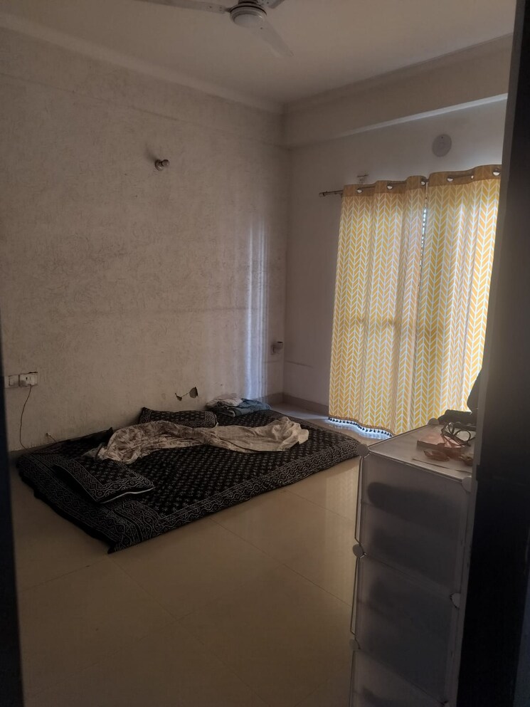 Bedroom, sector 77 3.5 Bedroom 1870 Sq.Ft. Apartment In Sector 77 Noida 8899273