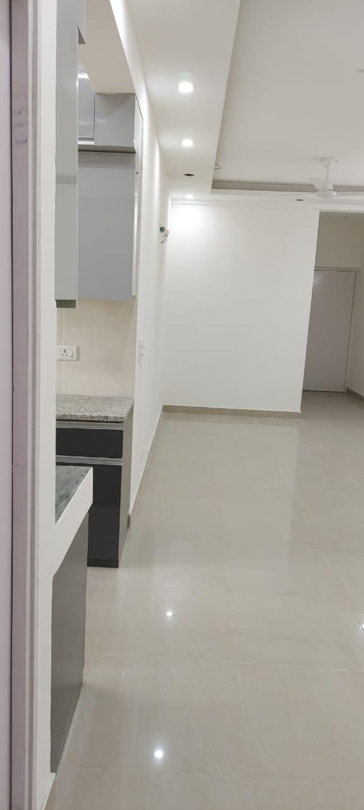 Room, suncity-avenue-76 2 Bedroom 735 Sq.Ft. Apartment In Sector 76 Gurgaon 8899271