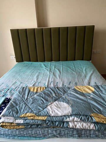 Bedroom in Studio Apartment at Gaur City Mall, Sector 4 Greater Noida – for Rent
