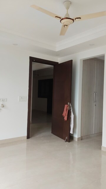Building Lobby in 3 BHK Builder Floor at Sector 23a Yamuna Expressway – for Rent
