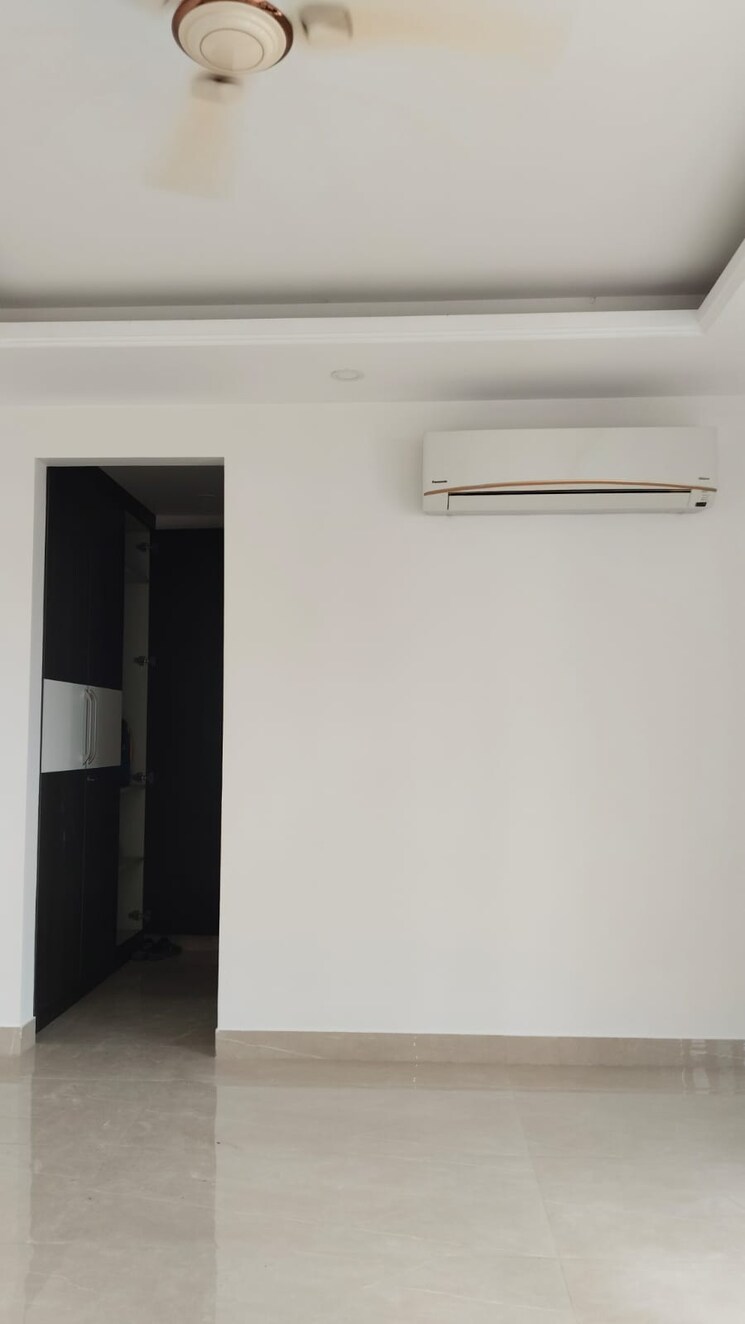 Room, sector 23a yamuna expressway 3 Bedroom 1200 Sq.Ft. Builder Floor In Sector 23a Yamuna Expressway Greater Noida 8899290