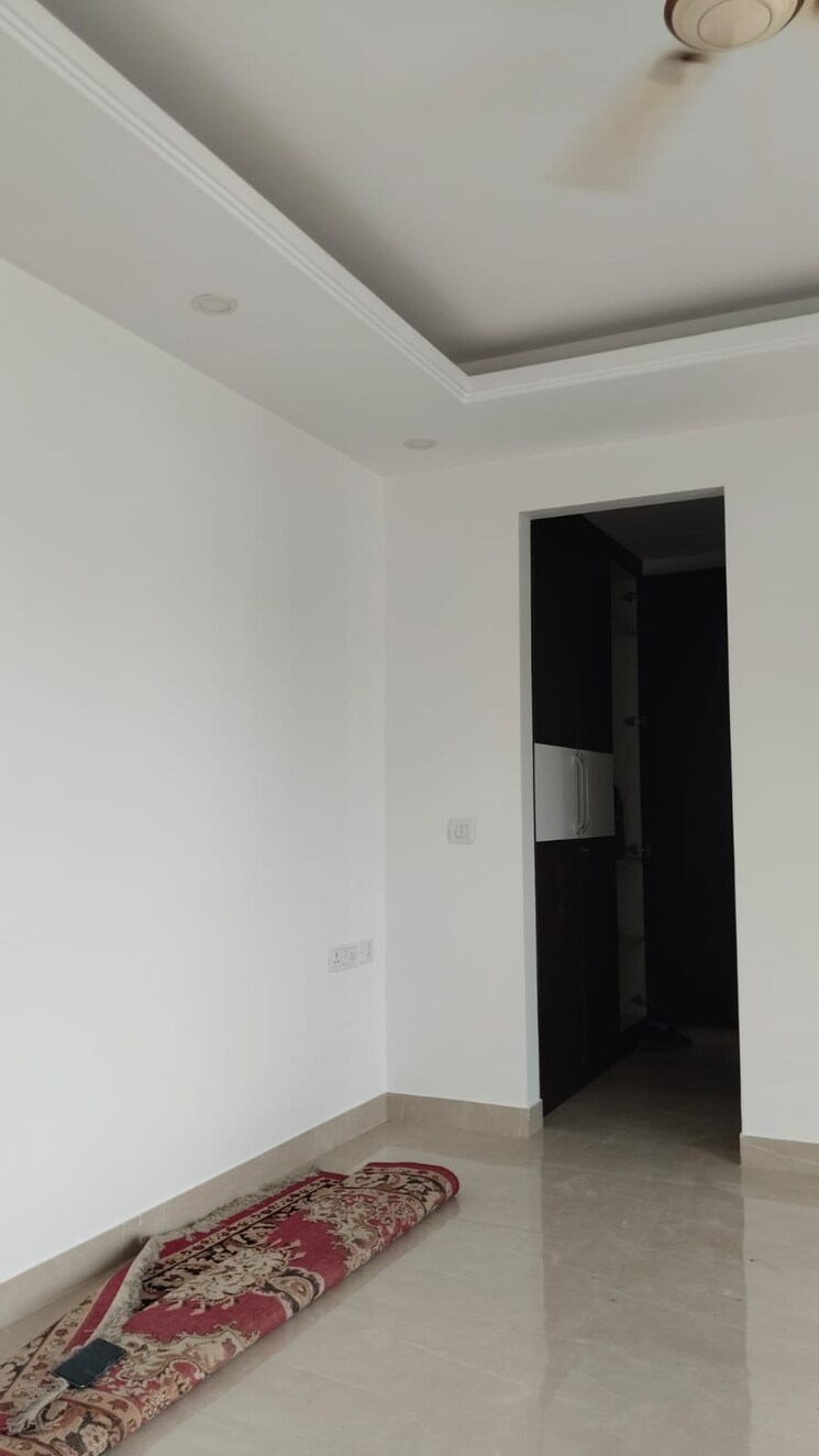 Room, sector 23a yamuna expressway 3 Bedroom 1200 Sq.Ft. Builder Floor In Sector 23a Yamuna Expressway Greater Noida 8899290