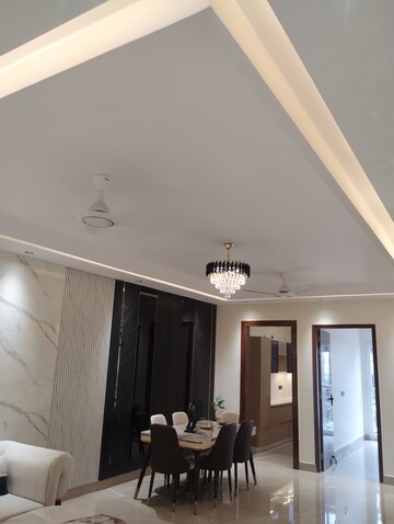 Furnished Amenities in 3 BHK Builder Floor at Amolik Aster Woods, Sector 98 – for Sale