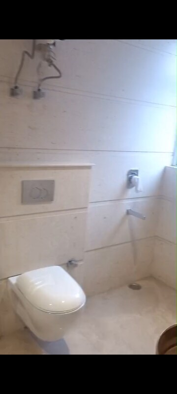 Master Bedroom in 3 BHK Builder Floor at Vigyan Vihar – for Rent