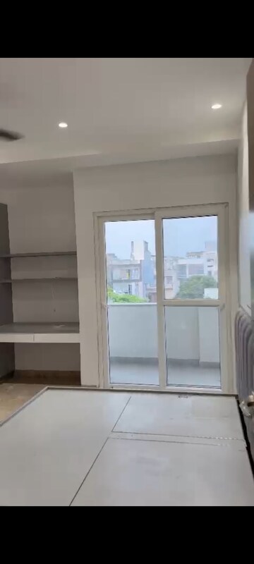 Room in 3 BHK Builder Floor at Vigyan Vihar – for Rent