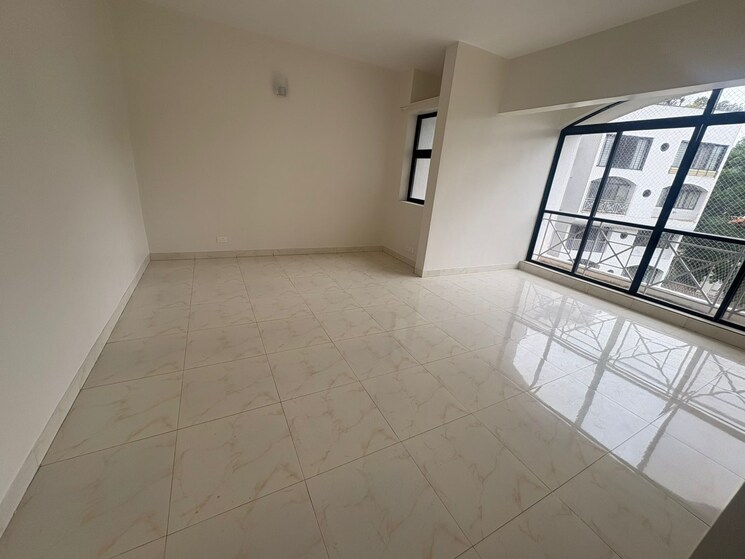 Room, om-utopia 3 Bedroom 2800 Sq.Ft. Apartment In Wanowrie Pune 8899353