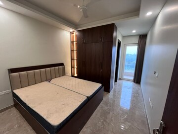Building Lobby in 1.5 BHK Builder Floor at Experion One 42, Sector 42 – for Rent