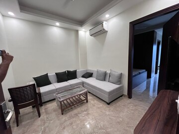 Living Room in 1.5 BHK Builder Floor at Experion One 42, Sector 42 – for Rent