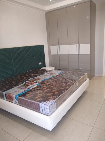 Bedroom in 3 BHK Apartment at Sector 20 – for Rent