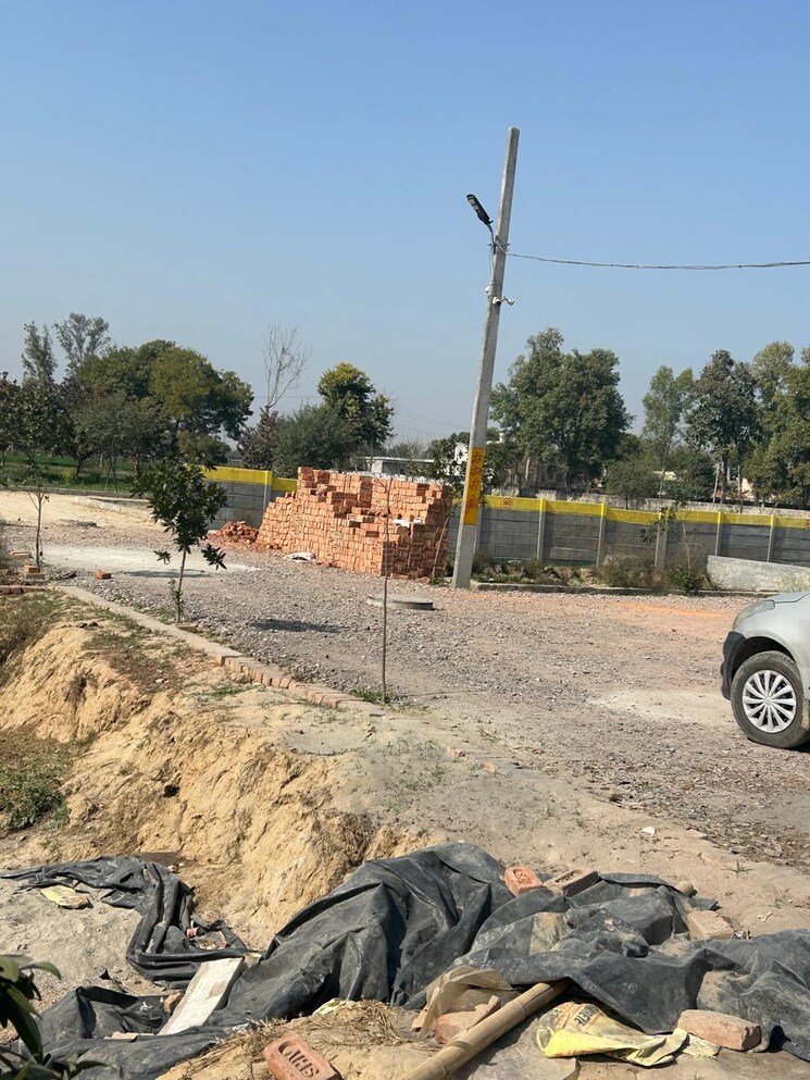 undefined, sector 17b yamuna expressway  150 Sq.Yd. Plot In Sector 17b Yamuna Expressway Greater Noida 8899419