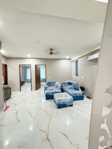 Master Bedroom in 4 BHK Builder Floor at Sector 52 – for Rent