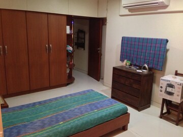 Bedroom in 3 BHK Apartment at Dheeraj Equest, Juhu – for Rent