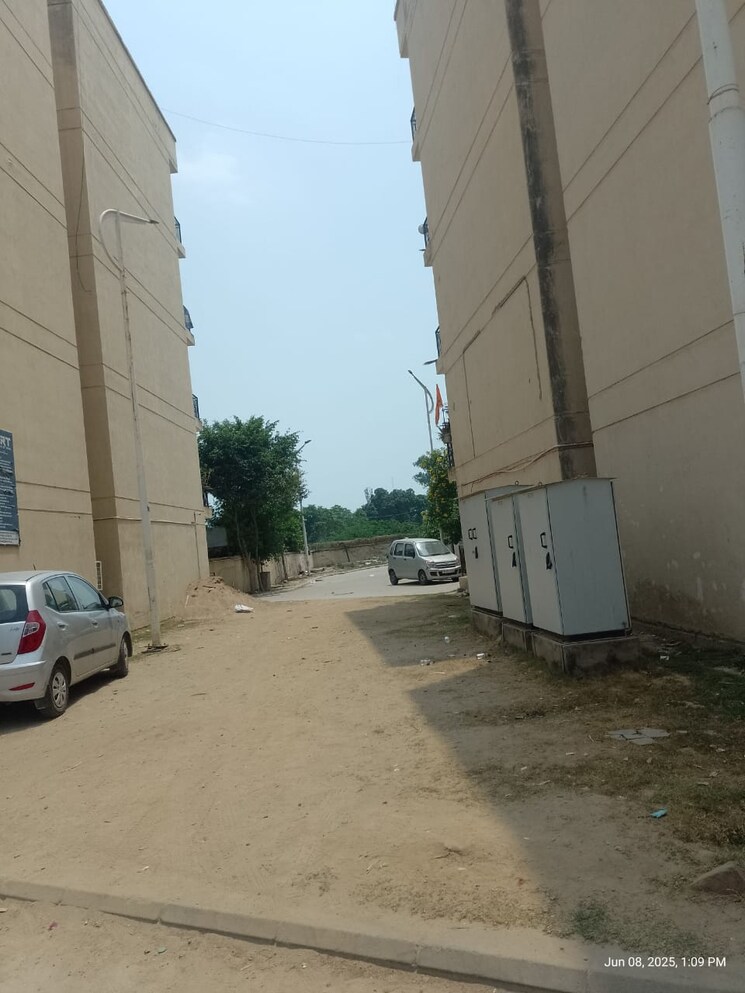  Parking, omaxe-gh6-ews-and-lig 1 RK 299 Sq.Ft. Apartment In Sarsawan Lucknow 8899428