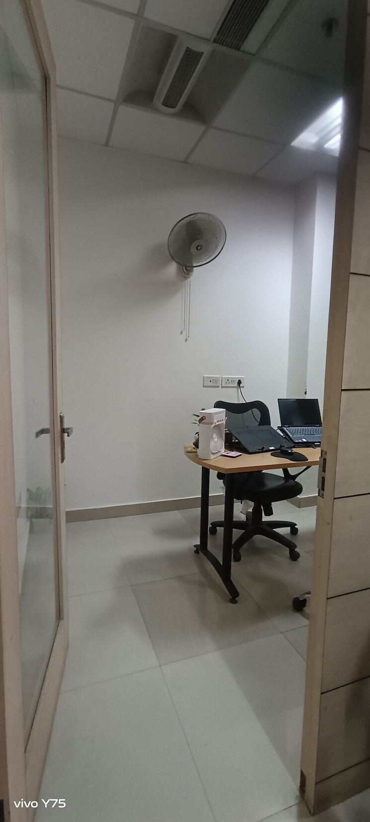 Team Area, vardhman-star-shop-mall Commercial Office Space 200 Sq.Ft. In Sector 19 Faridabad 8899523