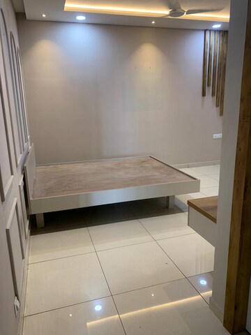 Room in 3 BHK Apartment at Prestige Tranquil, Kokapet – for Rent