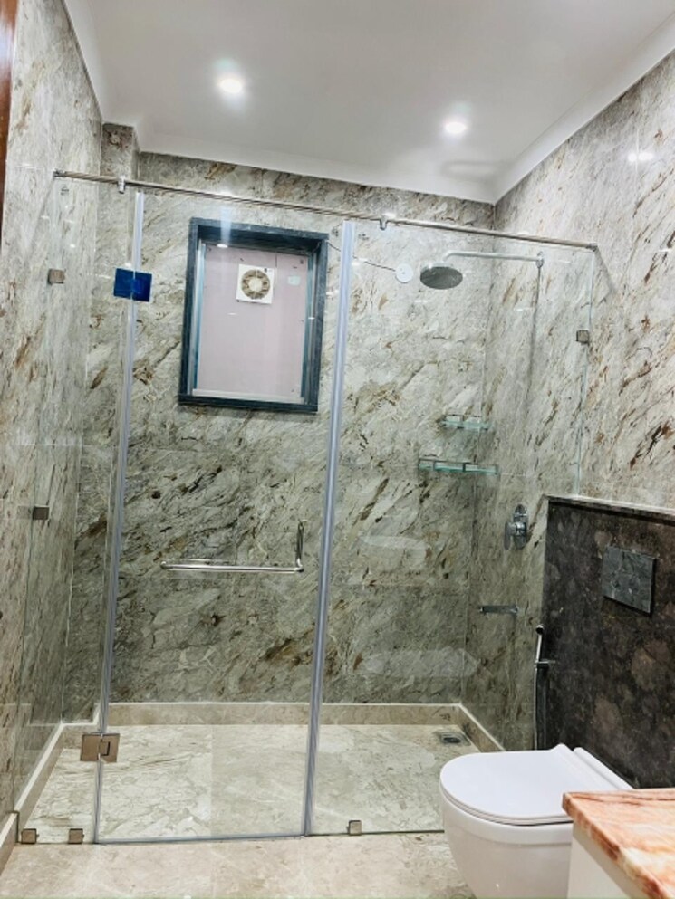 Bathroom, sector 27 3 Bedroom 420 Sq.Yd. Builder Floor In Sector 27 Gurgaon 8899539