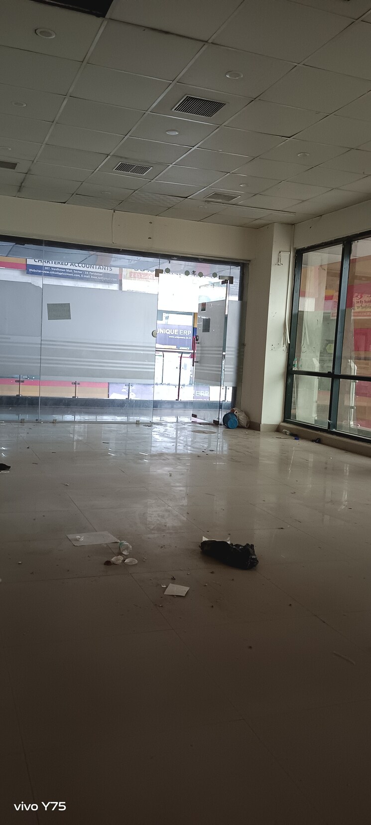 Team Area, vardhman-star-shop-mall Commercial Office Space 800 Sq.Ft. In Sector 19 Faridabad 8899560